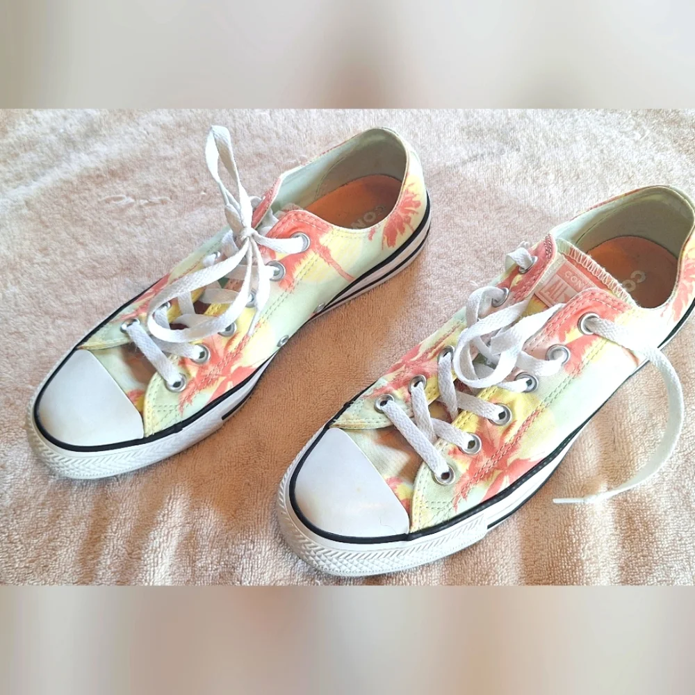 Converse All-Stars - Picture 1 of 6